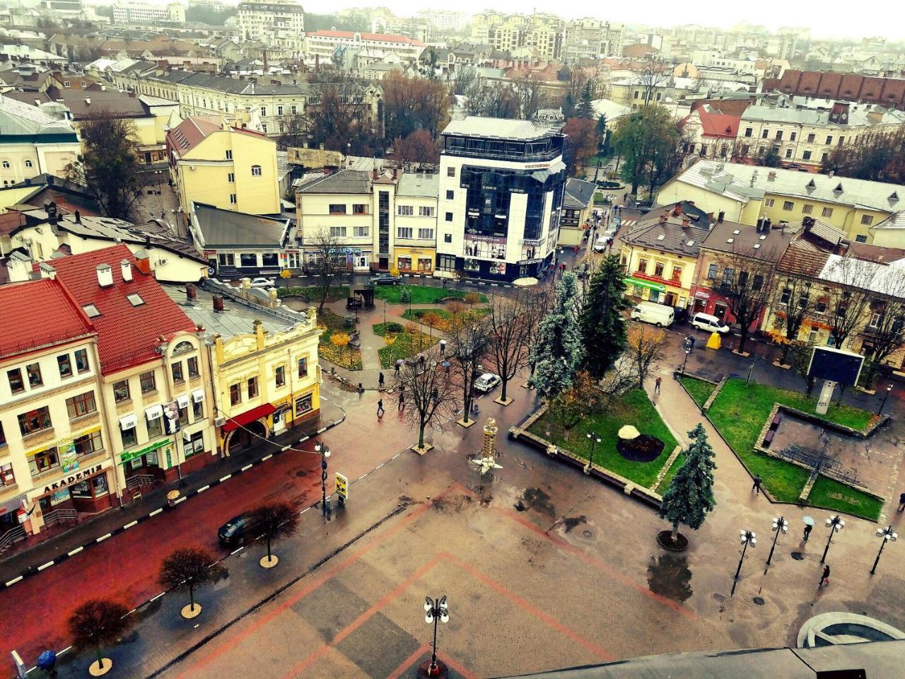 Apartment In The City Center Ivano-Frankivsk Ngoại thất bức ảnh