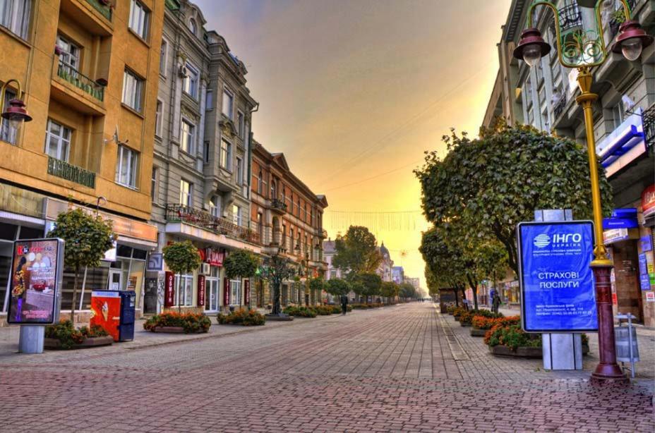 Apartment In The City Center Ivano-Frankivsk Ngoại thất bức ảnh